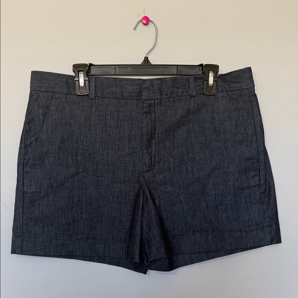 Banana Republic lightweight denim/chambray shorts size 12/31